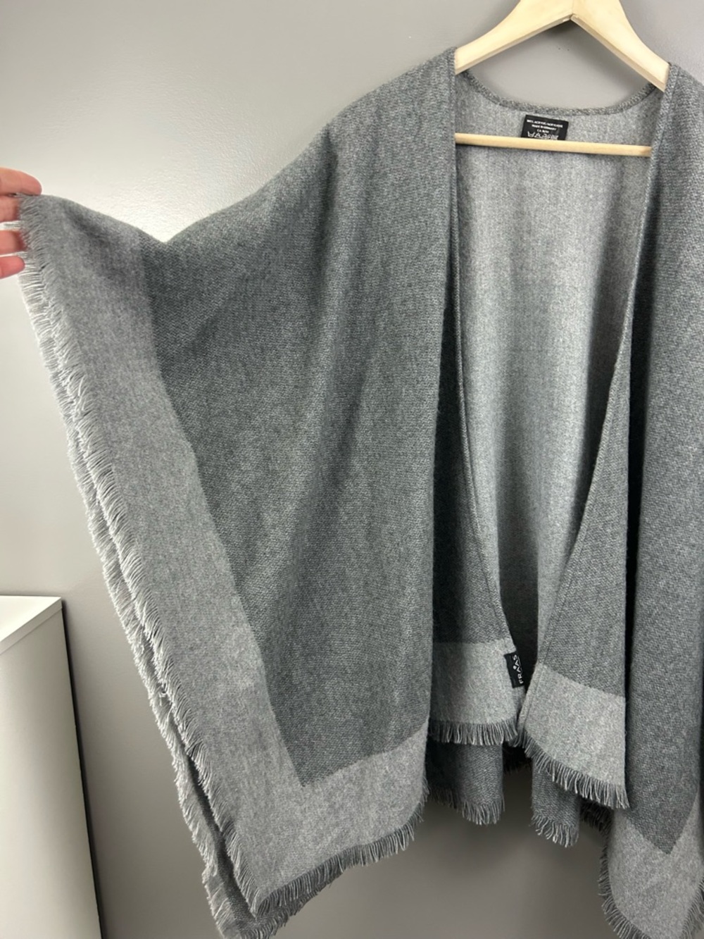FRAAS Grey Colour Block Trim Fringe Cape Poncho Shawl Wrap Ruana Size OS - Picture 4 of 9
